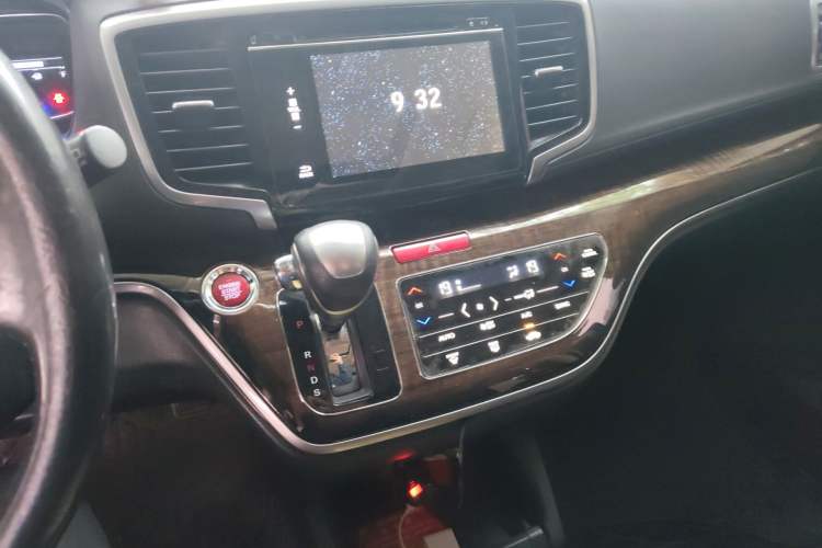 Used Honda Odyssey 2017 2.4L Smart Edition Audio And AC Panel