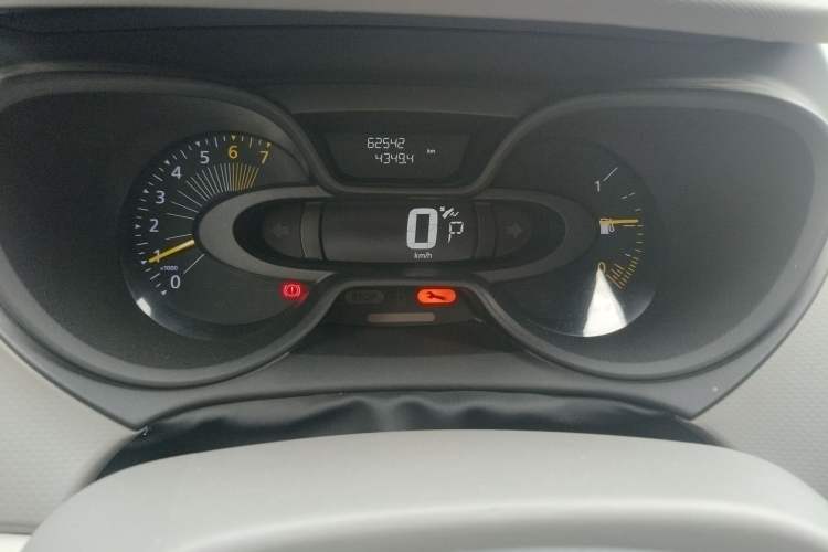 Used Renault Captur 2015 1.2T Automatic Standard Edition Instrument Cluster
