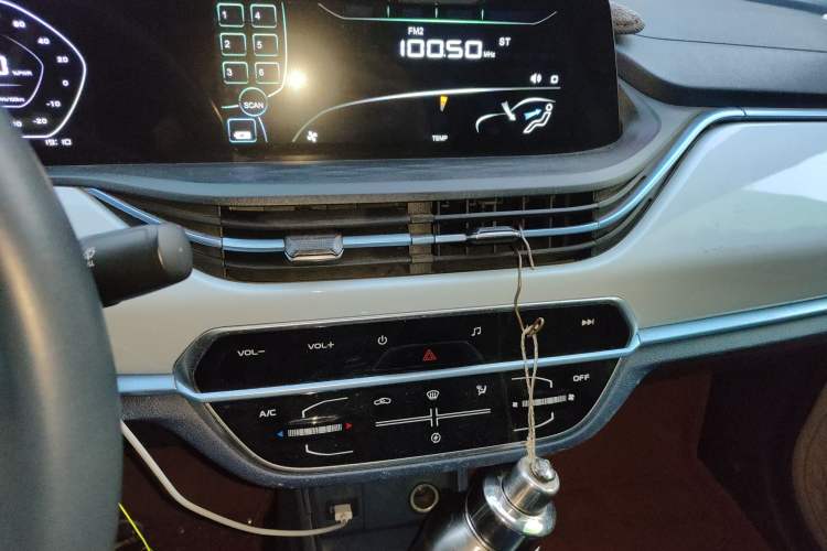 Used CHANGAN Benni E-Star 2022 Qingxin Edition Colorful Model Lithium Iron Phosphate
