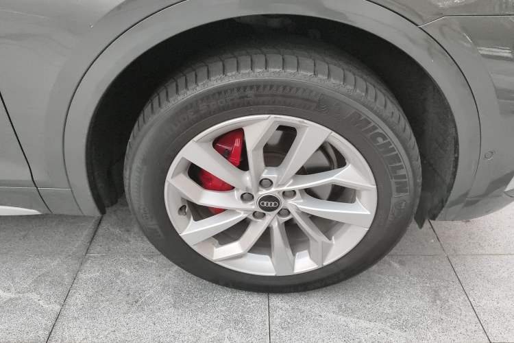 Used Audi Q5L 2022 Updated 40T Luxury Dynamic Edition Right Front Wheel Hub