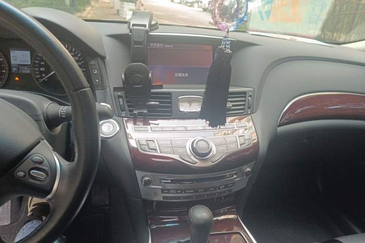 Used Infiniti Q70 2019 Q70L 2.0T Elite Plus Version
