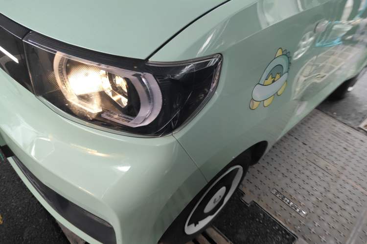 Used Wuling Hongguang MINIEV 2022 Macaron Premium Model – Lithium Iron Phosphate Left Front Headlight