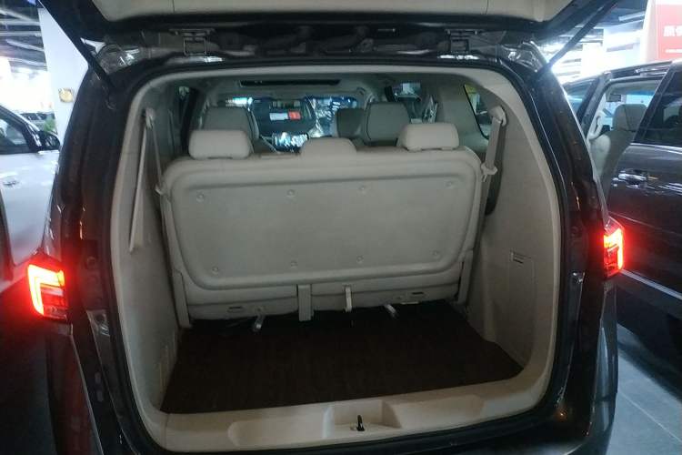 Used Buick GL8 2021 Land Cruiser Executive Class 652T Luxury Model