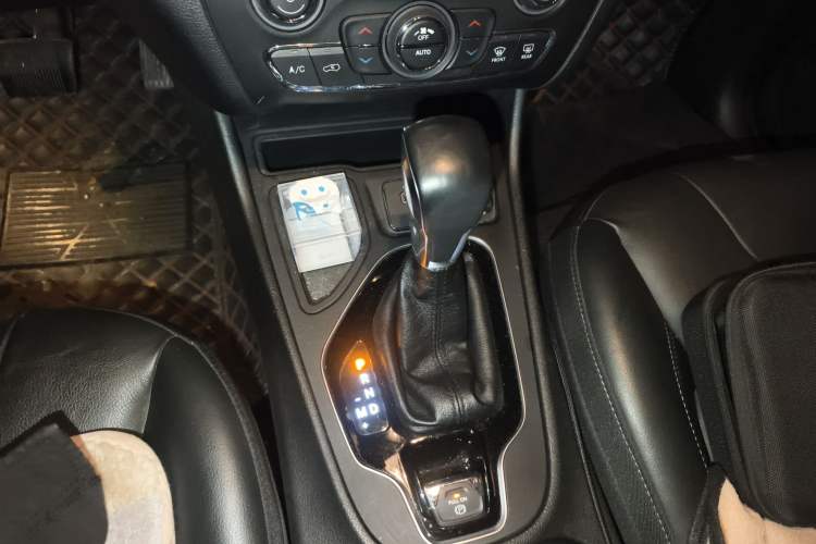 Used Jeep Cherokee 2019 2.0T Two-Wheel Drive Smart Enjoyment Version China V