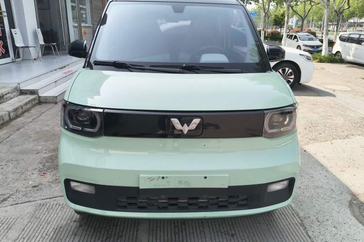 Used Wuling Hongguang MINIEV 2021 Macaron Sandwich Model 120 km Lithium Iron Phosphate
