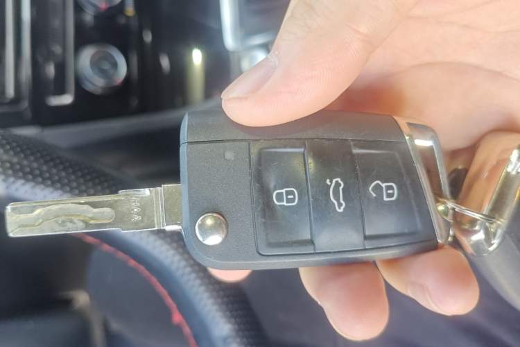 Used Volkswagen Golf 2019 280TSI DSG R-Line China VI Standard Vehicle Key