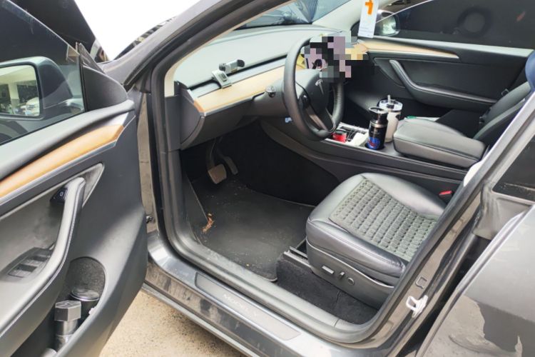 Used Tesla Model Y 2021 Long-Range All-Wheel-Drive Version Driver Seat