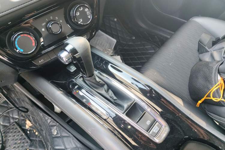 Used Honda Vezel 2020 1.5L CVT Pioneer Edition
