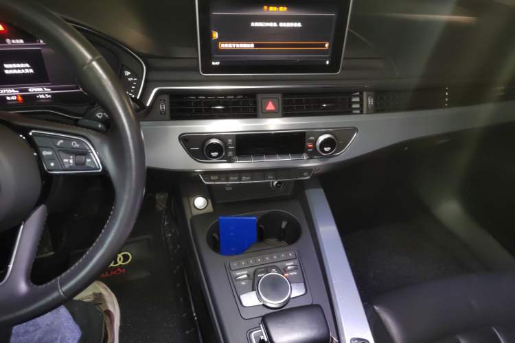 Used Audi A4L 2018 30th Anniversary Edition 40 TFSI Fashion Model