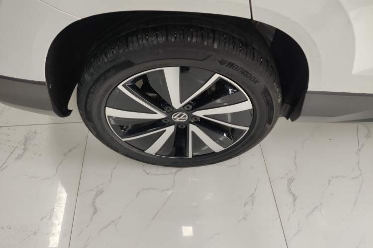 Used Volkswagen Tharu 2023 300TSI Two-Wheel-Drive Moonlight Edition