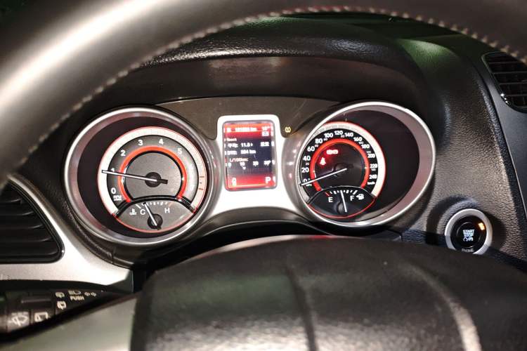 Used Dodge Journey 2013 2.4L Two-Wheel Drive Luxury Version