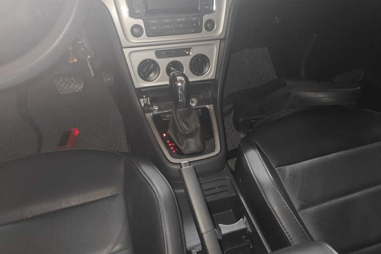 Used Volkswagen Lavida 2013 Restyled Classic 1.6L Automatic Comfort Edition
