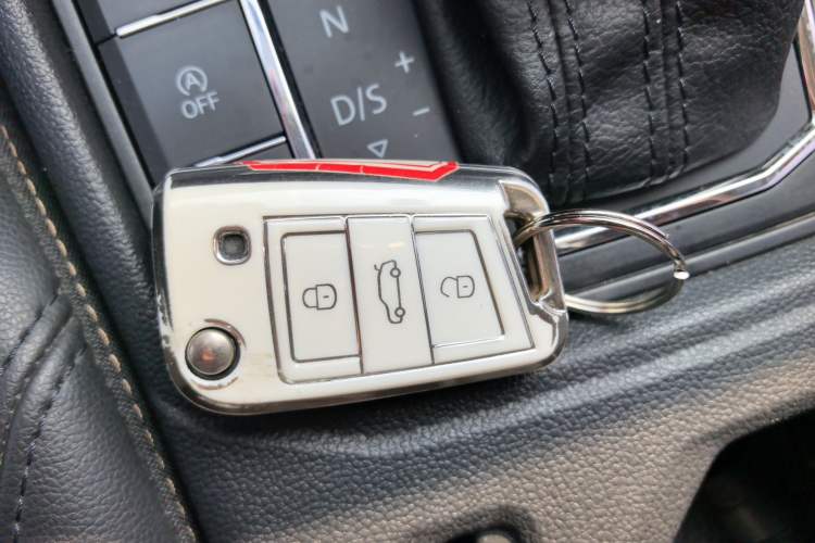 Used Volkswagen Lavida 2019 1.5L Automatic Comfort Edition China VI Standard Interior 1