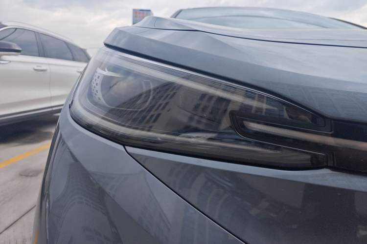 Used Volkswagen ID.4 X 2025 Smart Version Pure & Intelligent Enjoyment Edition Right Front Headlight