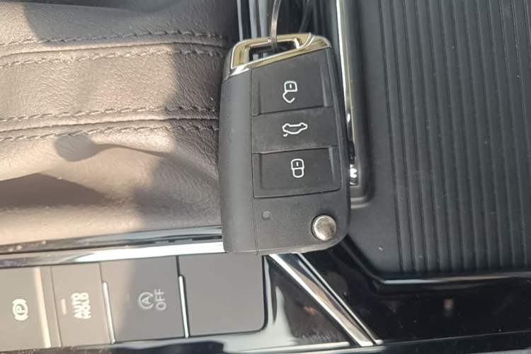 Used Volkswagen Passat 2026 Model, Outstanding 380TSI Xingkong Longteng Edition Interior 1