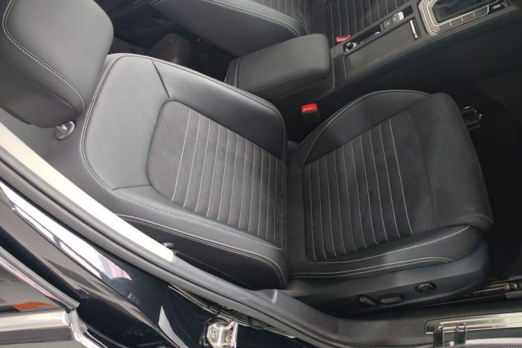 Used Volkswagen Magotan 2020 330TSI DSG Luxury Edition Right Front Seat