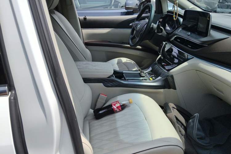 Used Buick GL8 2021 Land Cruiser Executive Class 652T Luxury Model