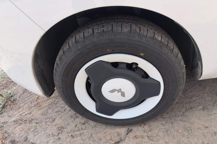 Used Wuling Hongguang MINIEV 2022 Easy Version Lithium Iron Phosphate Left Front Wheel Hub