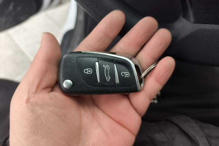 Used Hyundai Elantra (6th Generation / Lingdong) 2016 1.6L Automatic ZhiXuan – Elite Version
