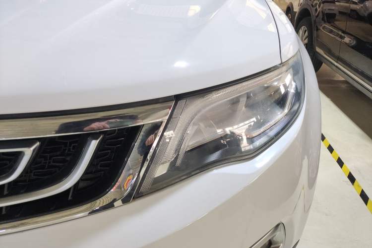 Used Geely Auto Emgrand X7 Sport 2016 1.8TD Automatic All-Wheel-Drive ZhiZun Edition Left Front Headlight