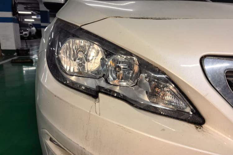 Used Peugeot 408 2015 1.2T Automatic Luxury Edition Right Front Headlight