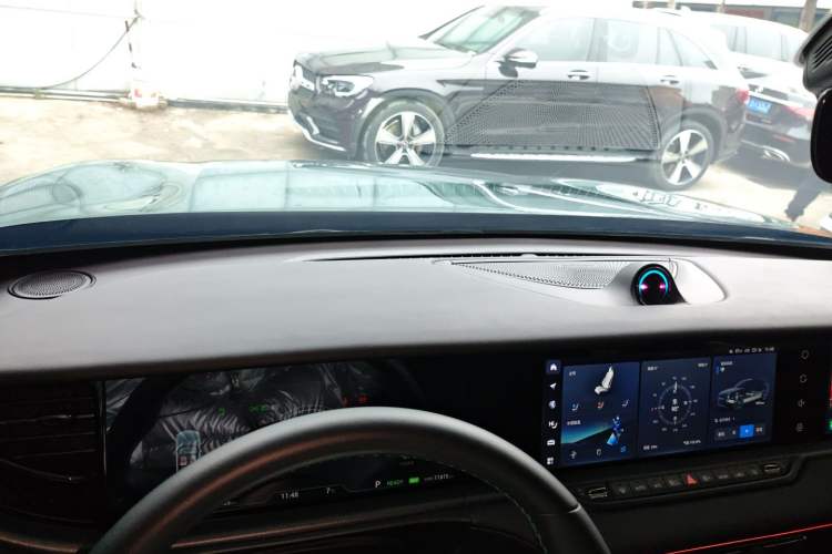 Used VOYAH FREE 2025 318 259 km All-Wheel-Drive Exploration Edition