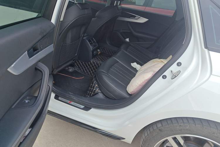 Used Audi A4L 2022 40 TFSI Luxury Dynamic Model
