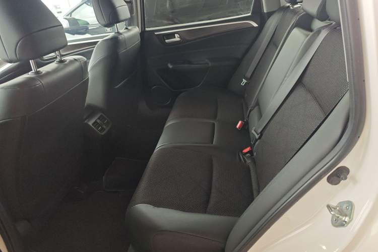 Used Honda Jade 2013 1.8L automatic Comfort version 5 seats