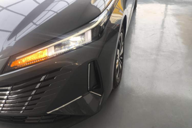 Used CHANGAN Eado PHEV 2025 Smart New Blue Whale 145KM High-Energy Edition
