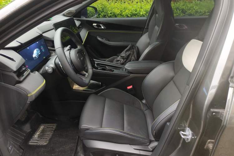 Used Lynk & Co 03 2025 1.5TD DCT Champion Edition Pro Left Front Seat