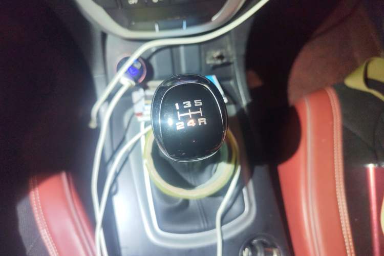 Used GAC Trumpchi GS5 2012 2.0L Manual Two-Wheel Drive Comfort Edition Gear Lever