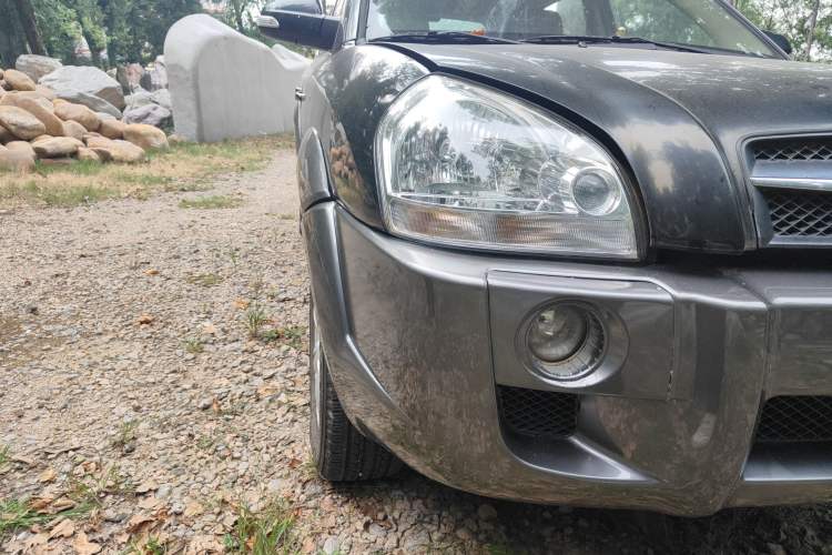 Used Hyundai Tucson 2009 2.0L Automatic Two-Wheel Drive with Sunroof