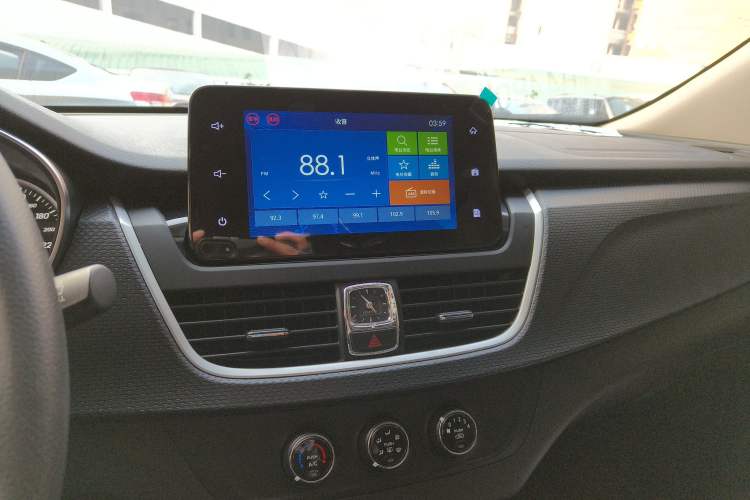 Used Baojun 730 2019 1.5T Manual Fashion Model 7-seater China VI