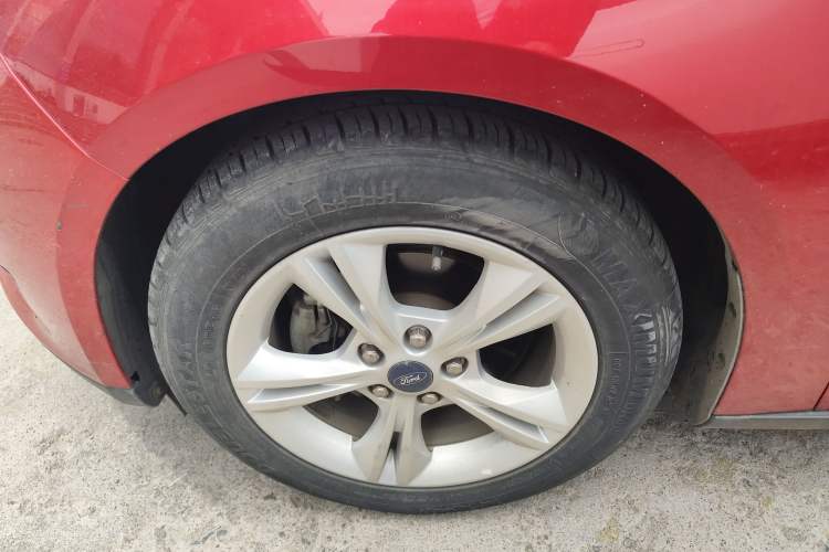 Used Ford Focus 2017 Hatchback 1.6L Automatic Comfort Plus SmartDrive Edition Exterior 4