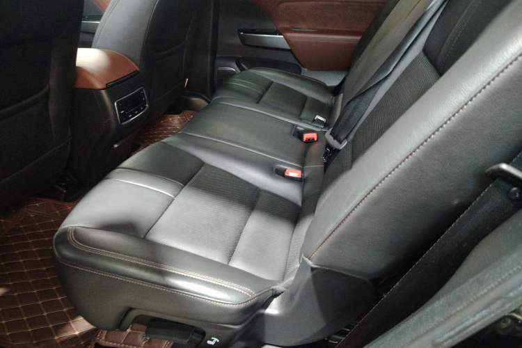 Used GAC Trumpchi GS8 2017 320T Two-Wheel Drive Luxury Smart Connectivity Version (7 Seats) Left Rear Seat