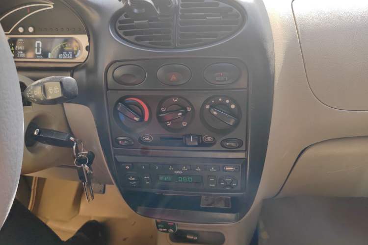 Used Chery QQ3 2012 Stylish Edition 1.0L Manual Start-Up Model
