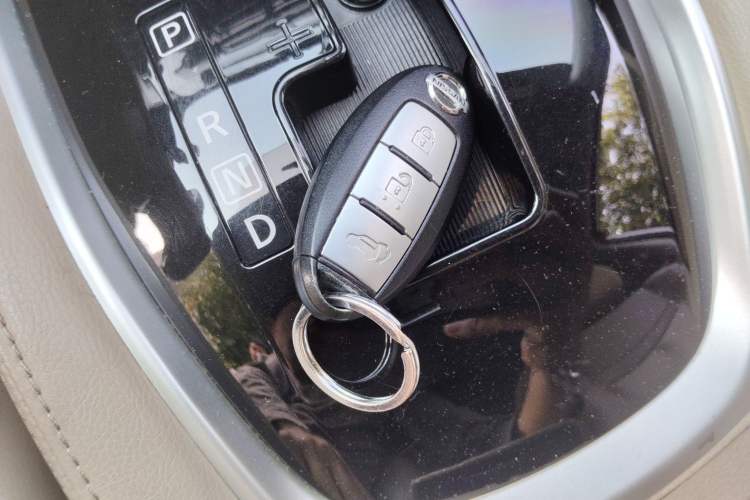 Used Nissan X-Trail 2014 2.5L CVT Luxury Edition 4WD
