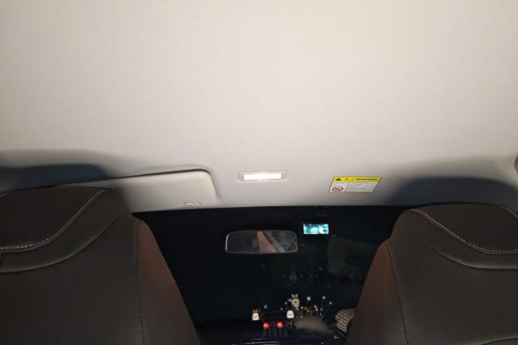 Used Roewe Clever 2021 302 km New Four-Seater Super-Efficient Version