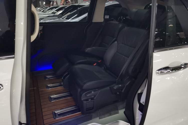 Used Honda Odyssey 2018 2.4L Smart Edition Left Rear Seat