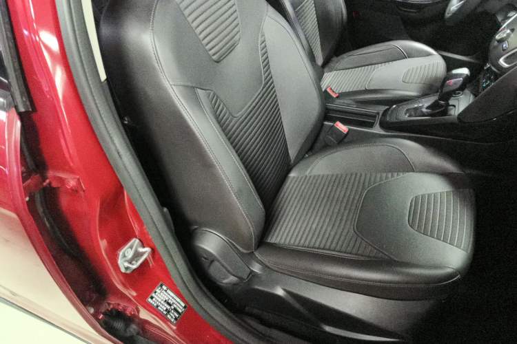 Used Ford Focus 2015 Hatchback 1.6L Automatic Fashion Edition