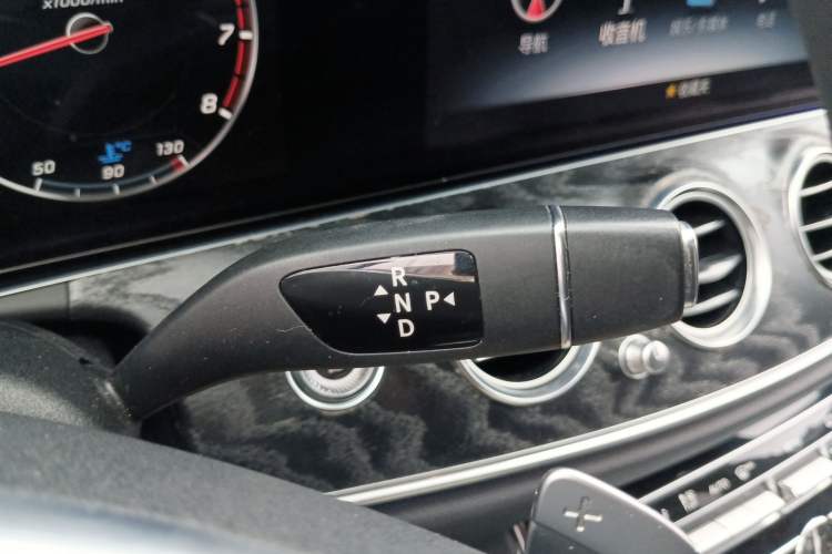 Used Mercedes-Benz E-Class 2016 E 300 L Sporty and Stylish Model Gear Lever