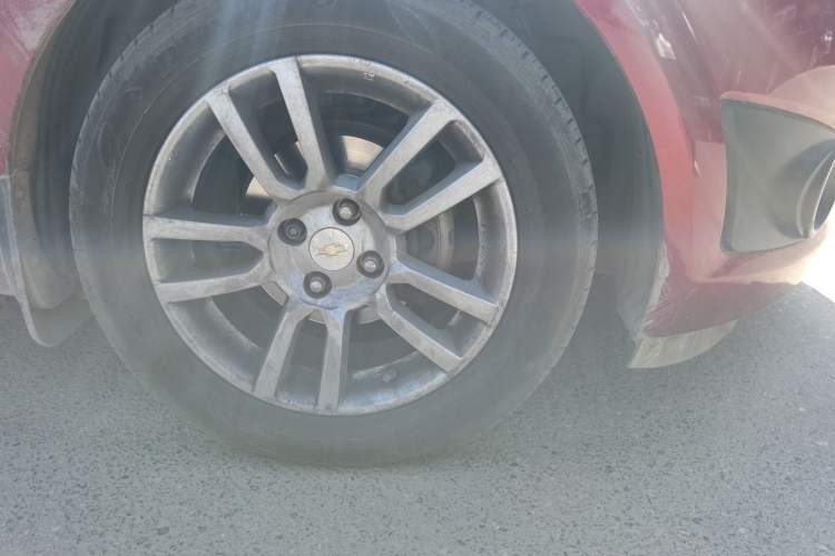 Used Chevrolet Aveo Sonic 2011 Sedan 1.6L Automatic SX
