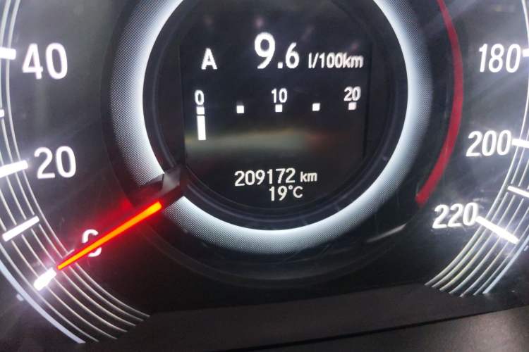 Used Honda Odyssey 2015 2.4L Supreme Edition Odometer Close Up