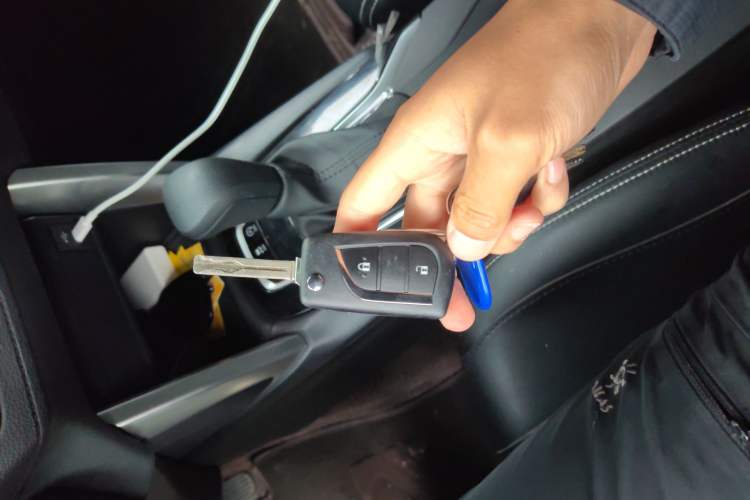 Used Toyota Corolla Cross 2024 2.0L Pioneer Edition Vehicle Key