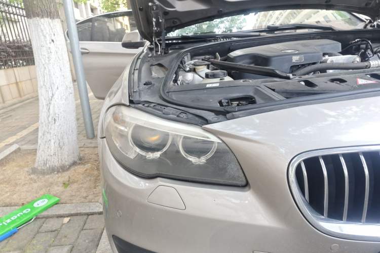 Used BMW 5 Series 2014 520Li Elegant Model
