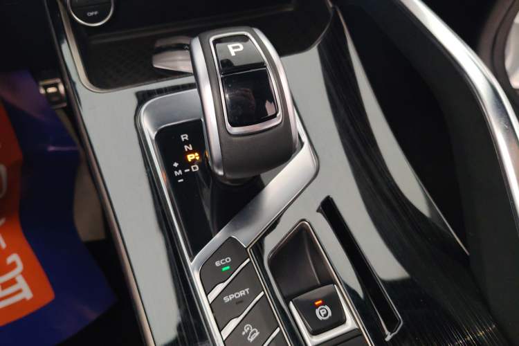 Used Geely Auto Coolray 2019 Sport Model 260T DCT Battle China V Standard
