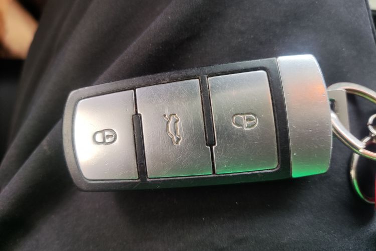 Used Volkswagen Magotan 2015 1.8TSI Advanced Model Vehicle Key