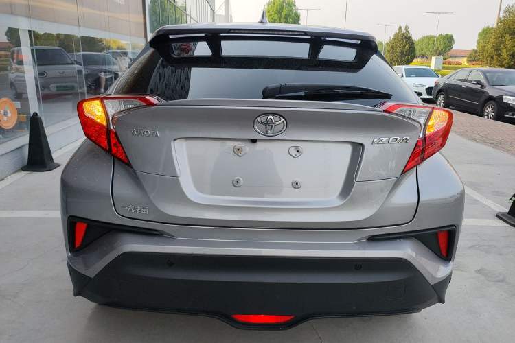 Used Toyota IZOA 2018 2.0L Yichi Edition China V Standard