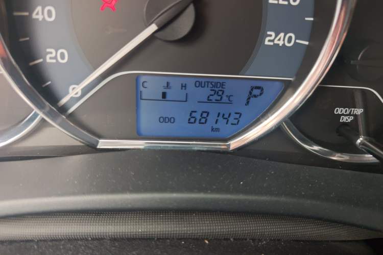 Used Toyota Corolla 2017 Revised Version 1.2T S-CVT GL Odometer Close Up