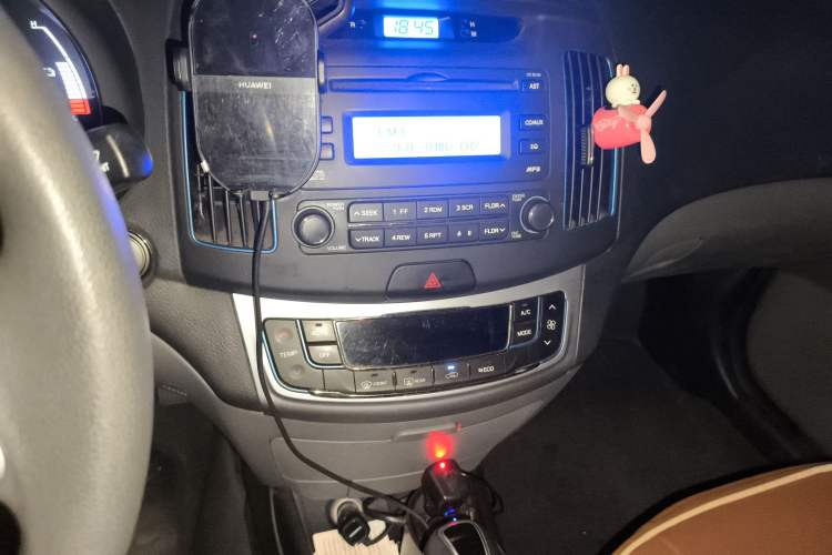 Used Hyundai Elantra EV 2017 GS PLUS Edition Audio And AC Panel